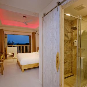 Luau Beach Inn, Maldives